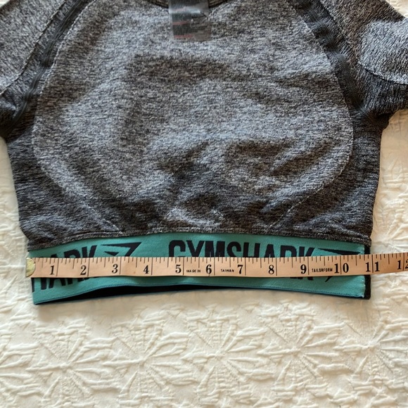 Gymshark dry moisture management crop workout top - Picture 9 of 10